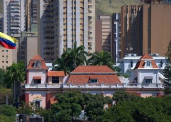 Por seis semanas: Venezuela reduce la jornada laboral en la administración pública para ahorrar electricidad