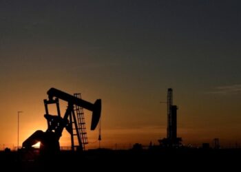 AIE: Venezuela e Irán aumentaron sus flujos de petróleo en previsión del endurecimiento de las sanciones