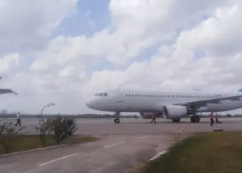 Cuba recibe a 82 migrantes irregulares deportados desde Estados Unidos