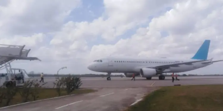 Cuba recibe a 82 migrantes irregulares deportados desde Estados Unidos