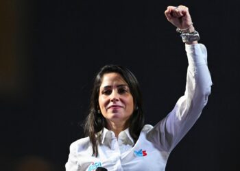 La correísta González dice que exigirán «que abran las urnas» si hay «fraude» en Ecuador