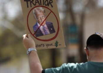 El futuro de los pequeños comerciantes de EEUU en jaque por la guerra arancelaria de Trump