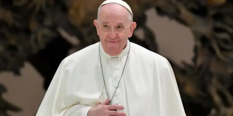 El papa Francisco muestra mejoría y podría reaparecer en público este domingo