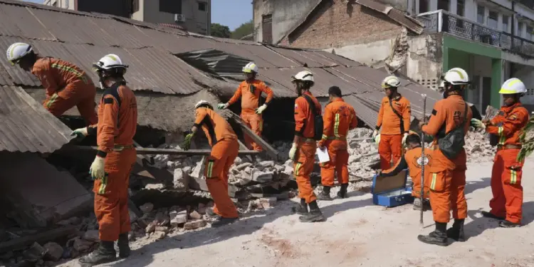 Muertes por el potente terremoto en Birmania superan las 2.700