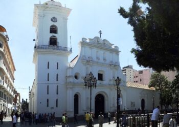 Arquidiócesis de Caracas dice que «sigue resonando» la voz del papa en favor de migrantes