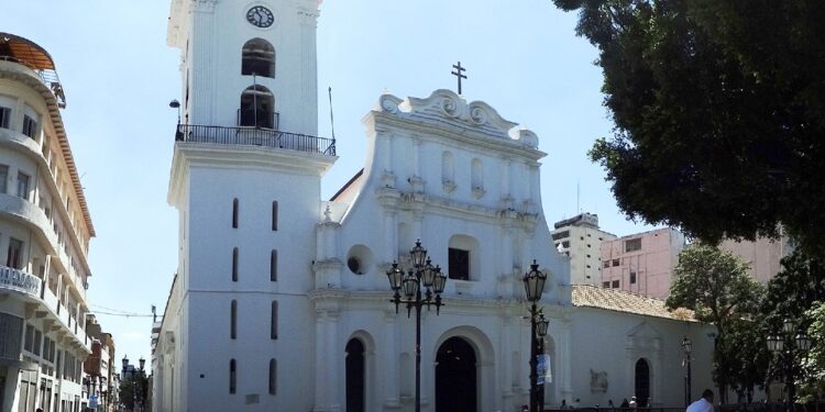 Arquidiócesis de Caracas dice que «sigue resonando» la voz del papa en favor de migrantes