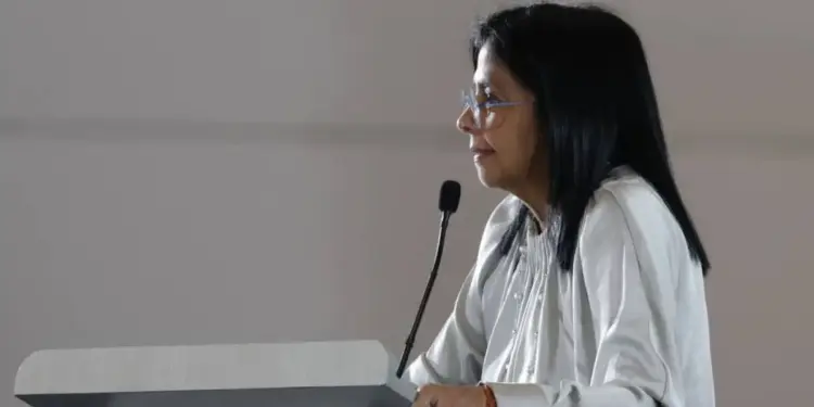 Delcy Rodríguez rechaza estimaciones del FMI y lo acusa de «agresión económica» contra Venezuela