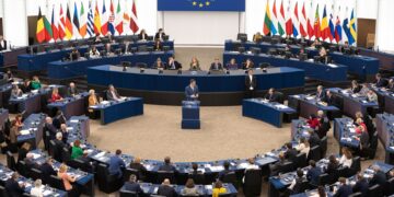Parlamento Europeo arremete contra los aranceles estadounidenses: el “Día de la Liberación” de Trump es el “día de la inflación”