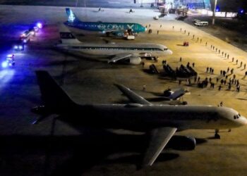 “Nos mintieron”: Venezolanas relatan cómo Trump intentó deportarlas a la prisión de Bukele, pero El Salvador las rechazó