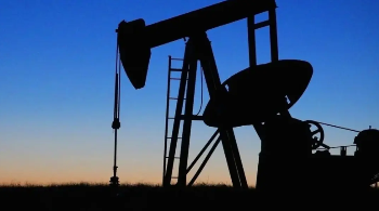 España incrementa compras de petróleo venezolano ante proximidad de sanciones