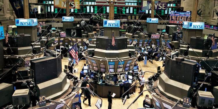 Wall Street abre con fuertes caídas en torno al 4 %