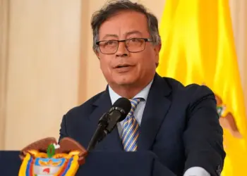 Petro advierte que si Trump “aprieta más” a Venezuela saldrán otros “cinco millones de migrantes”