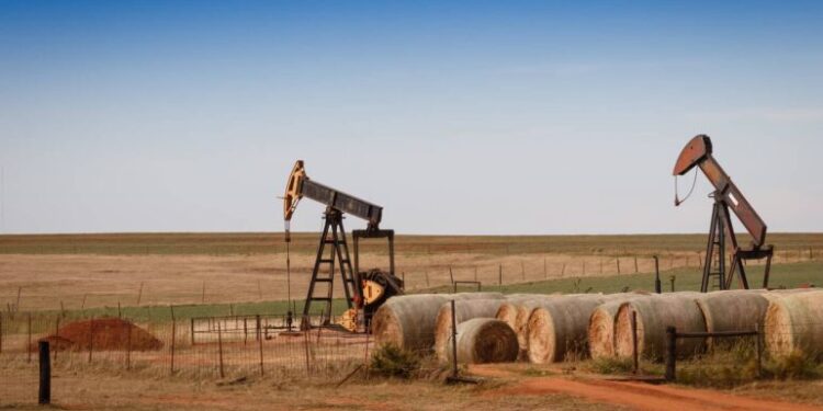 Petróleo de Texas sube 3,54 % animado por sanciones de EEUU a exportaciones de crudo iraní
