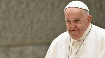 Papa Francisco desea una feliz pascua desde la basílica de San Pedro