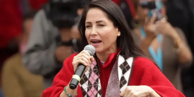Luisa González pide la publicación de «todas las actas debidamente firmadas» de los comicios en Ecuador