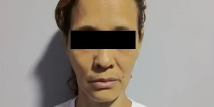 Detienen a una mujer que quemaba a sus tres hijos con cucharillas calientes cuando se molestaba