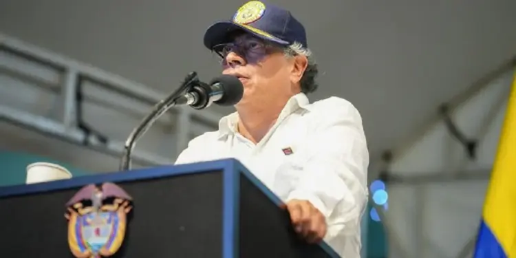 Petro rechaza bloqueos a Venezuela y Cuba: «Condenan a los pueblos al hambre»