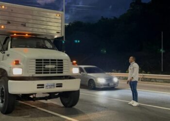 El INTT restringe la circulación de vehículos de carga pesada entre el 17 y el 21 de abril