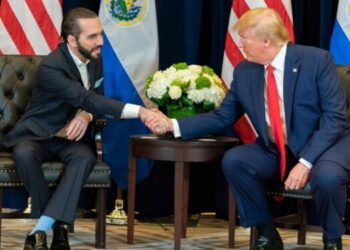 Trump y Bukele descartan regreso del migrante enviado por error a megacárcel salvadoreña