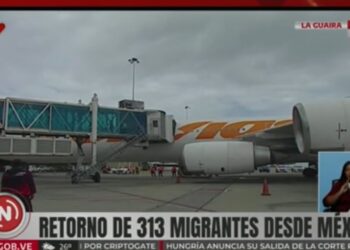 Llegan a Venezuela 313 migrantes venezolanos provenientes de Ciudad de México