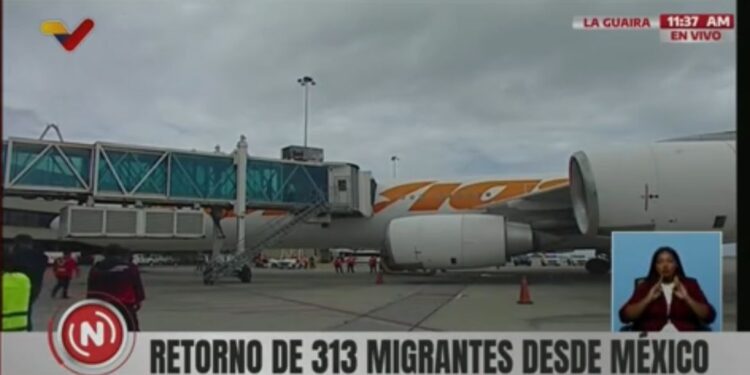 Llegan a Venezuela 313 migrantes venezolanos provenientes de Ciudad de México