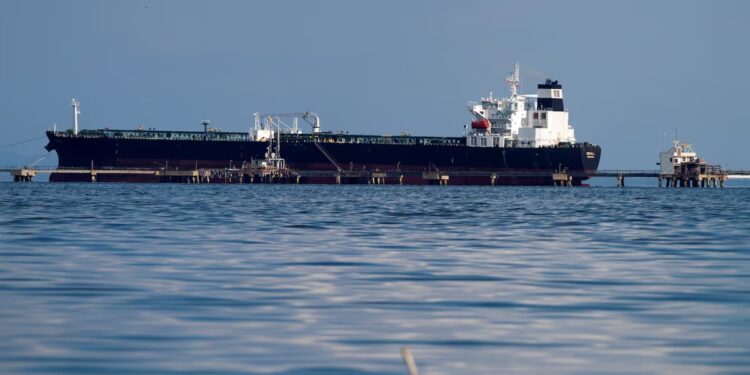 Reuters: Tras momento de pánico, las exportaciones petroleras de Venezuela vuelven a fluir