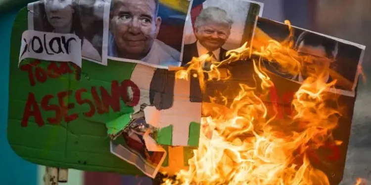 Venezolanos prendieron fuego a figuras de Trump y Bukele en la tradicional Quema de Judas