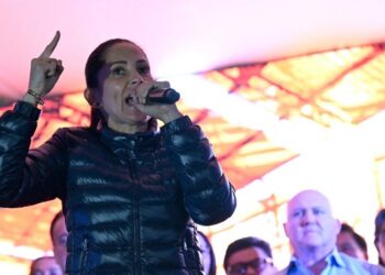 Luisa González no reconoce resultados de las elecciones en Ecuador y pedirá recuento