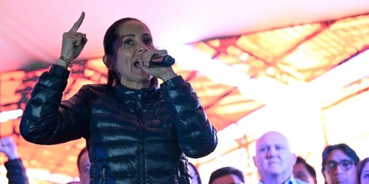 Luisa González no reconoce resultados de las elecciones en Ecuador y pedirá recuento