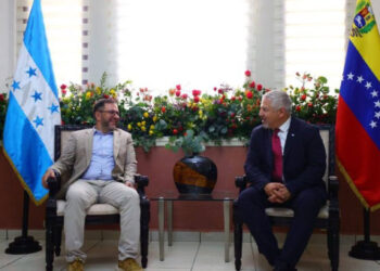 Canciller Yván Gil llegó a Honduras para participar en la IX Cumbre de la Celac