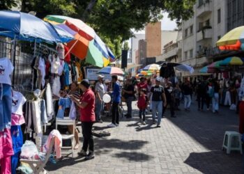 Actividad económica de Venezuela registró una caída del 2.7 %, según OVF