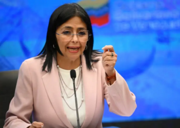 Delcy Rodríguez: Irfaan Ali muestra desesperación y miente descaradamente ante el plan de falsa bandera develado por Venezuela