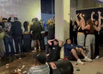 DEA detiene a 114 inmigrantes tras operativo en un club nocturno de Colorado