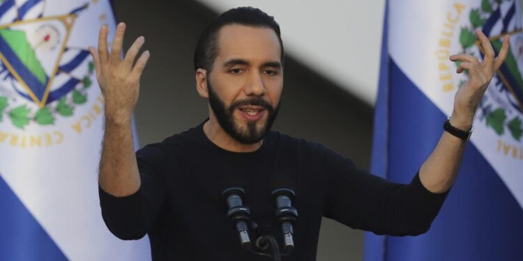 Bukele propone a Maduro canje de «presos políticos» por deportados venezolanos