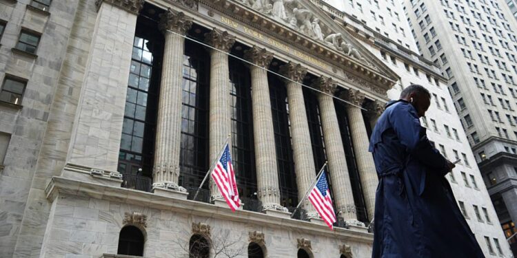 Wall Street inicia en baja tras el impresionante repunte del miércoles