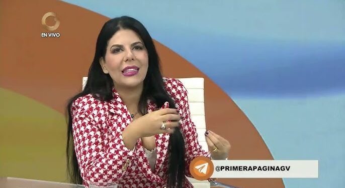 Indira Urbaneja acusa a María Corina Machado de complicidad en el maltrato a migrantes venezolanos en EE.UU.