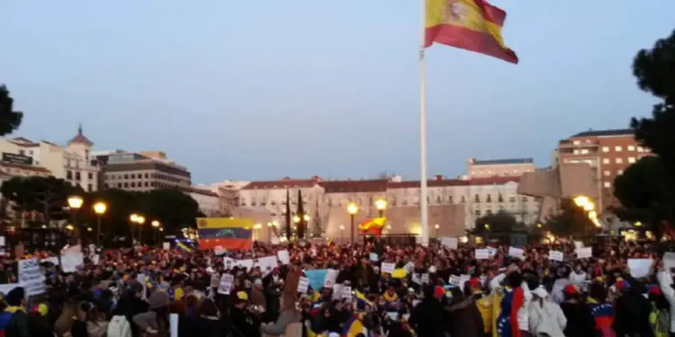 Los migrantes venezolanos reemplazan a sirios como grupo más numeroso de solicitantes de asilo en la UE