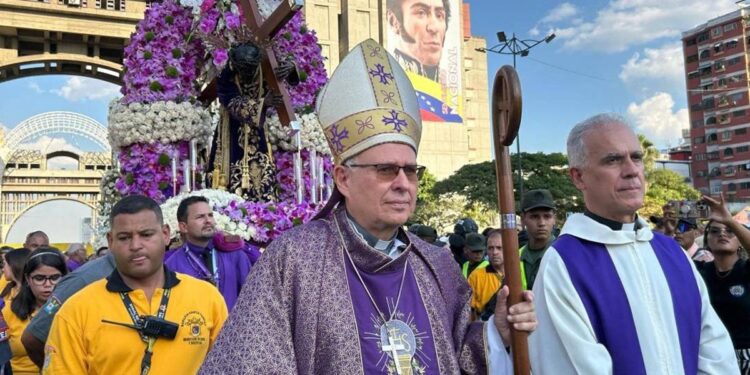 Arzobispo de Caracas denunció criminalización de venezolanos en misa del Nazareno