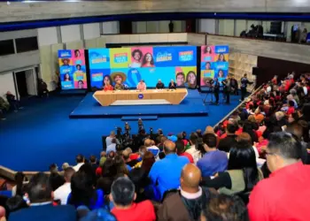 Maduro envía una delegación al funeral del papa Francisco