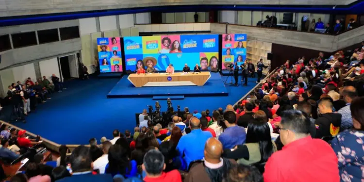 Maduro envía una delegación al funeral del papa Francisco