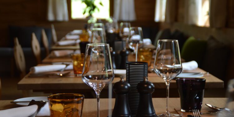 Restaurantes venezolanos se apoyan en promociones para atraer clientes en Semana Santa