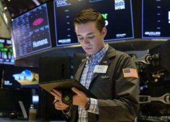 Caen las bolsas europeas y los futuros de Wall Street tras el anuncio de China de imponer aranceles de represalia del 84% a las importaciones de EEUU