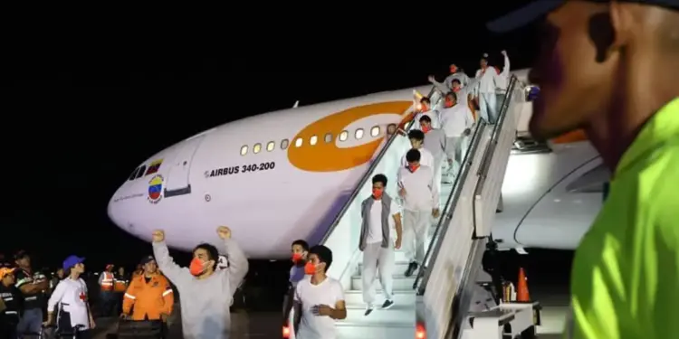 Aterriza en Venezuela un avión con 199 migrantes deportados por EE.UU.