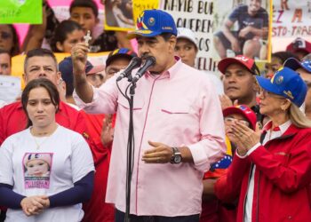Maduro llama «usurpador y fraudulento» a Noboa y dice que Ecuador «retomará su camino»