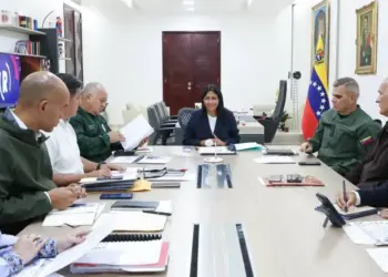 Gobierno extiende por dos semanas el ajuste del horario laboral para la administración pública