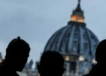 Vaticano desactivará la cobertura de telefonía móvil para aislar el cónclave
