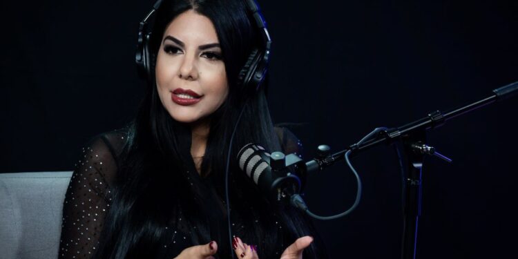 Indira Urbaneja confirma que llegada de la niña Maykelis Espinoza fue tras negociación de asilados y la madre de Machado: «Cambiamos oro por basura»