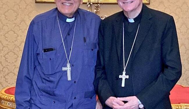 Baltazar Porras se reúne con el cardenal Prieto Parolin, candidato a sucesor del Papa Francisco