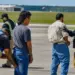 EE.UU. deportó a 528 migrantes en Houston tras redada del ICE