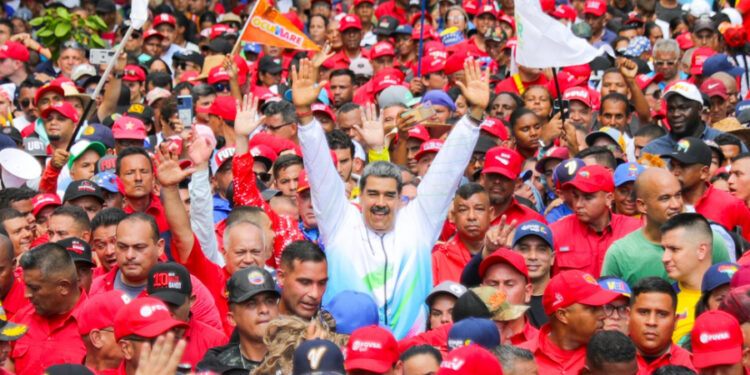 Nicolás Maduro: Este 1 de mayo celebramos la fuerza de los hombres y las mujeres que construyen la Patria